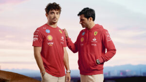PUMA x Scuderia Ferarri HP, Dessert Sun Collection med Carlos Sainz och Charles LeClerc.